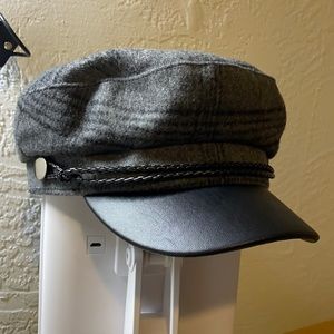 Vince Camuto hat